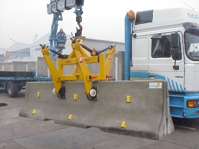 Highway dividers installation devices